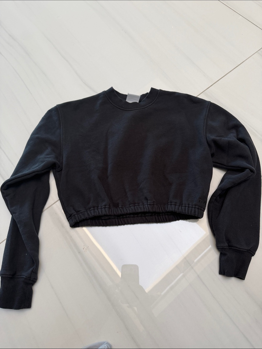 Aritzia TNA, Black Cropped Crewneck Sweatshirt